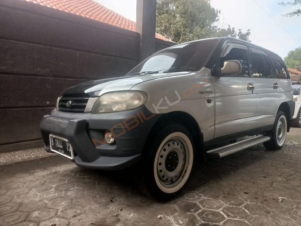 Mobil Daihatsu Taruna 2002