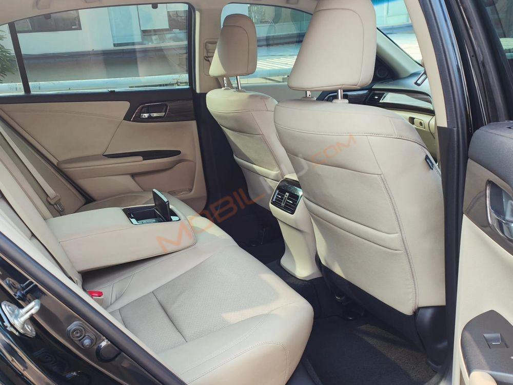 Mobil Honda Accord 2017