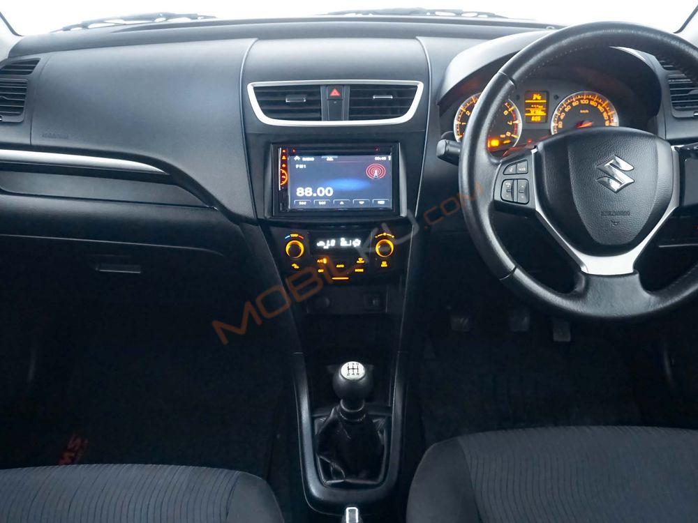 Mobil Suzuki Swift 2014