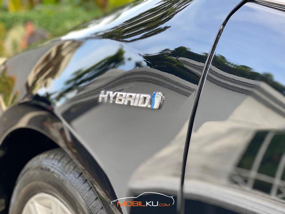 Mobil Toyota Camry 2012