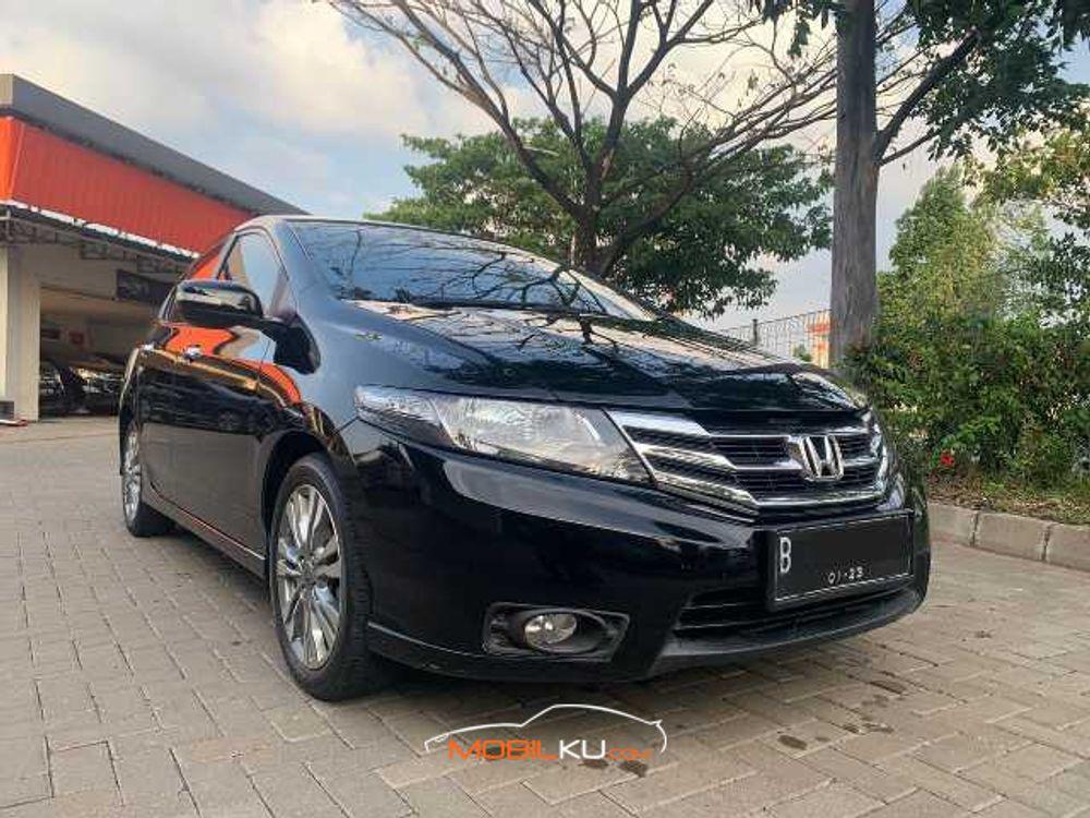 Mobil Honda City Sedan 2012