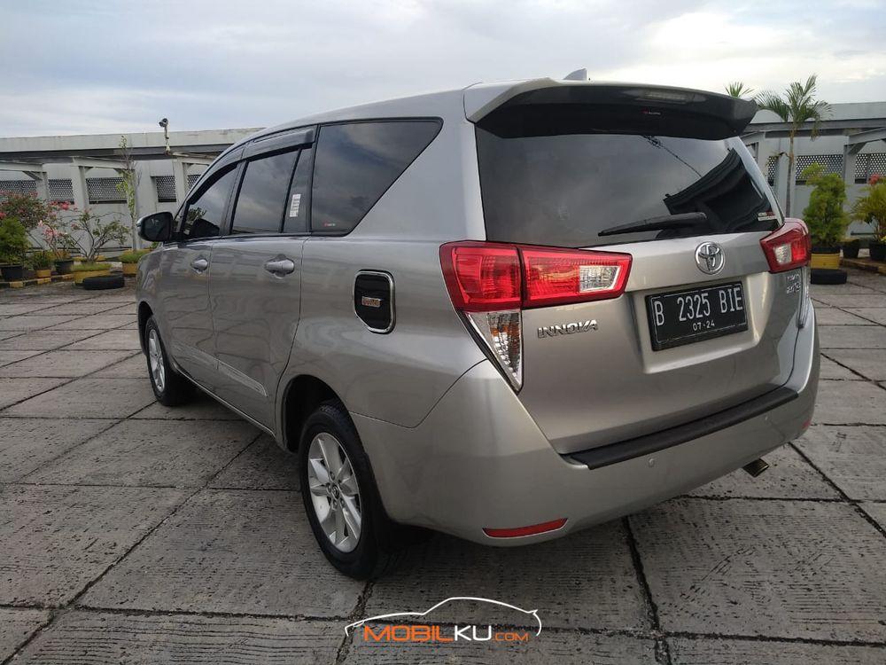 Mobil Toyota Kijang Innova 2019