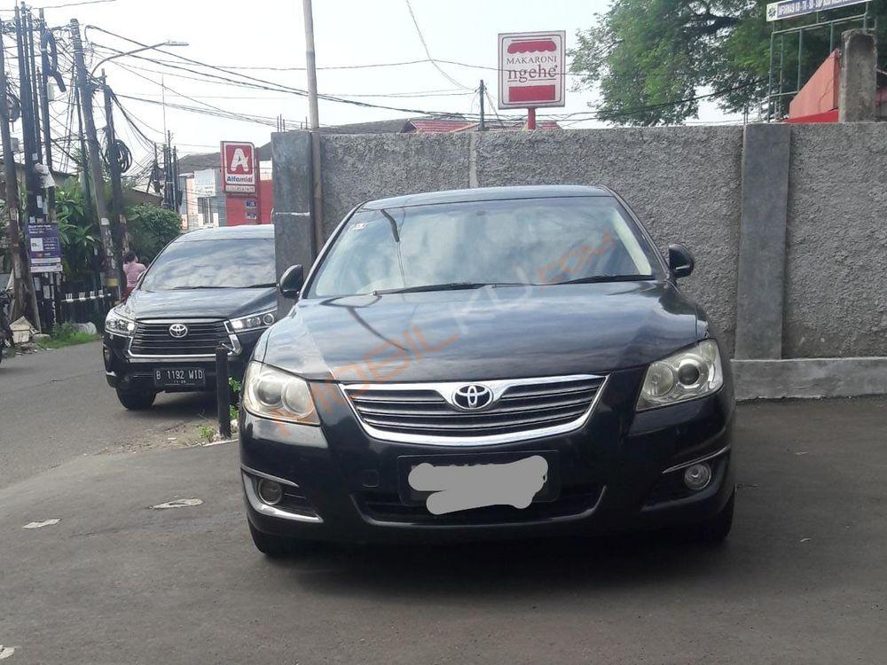 Mobil Toyota Camry 2008