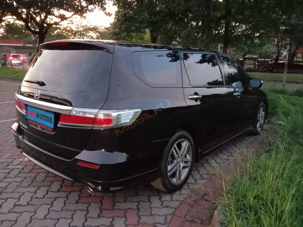 Mobil Honda Odyssey 2012