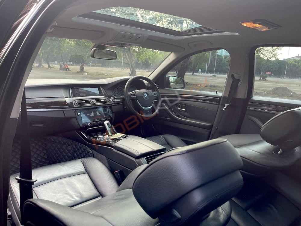 Mobil BMW 5 Series 2013