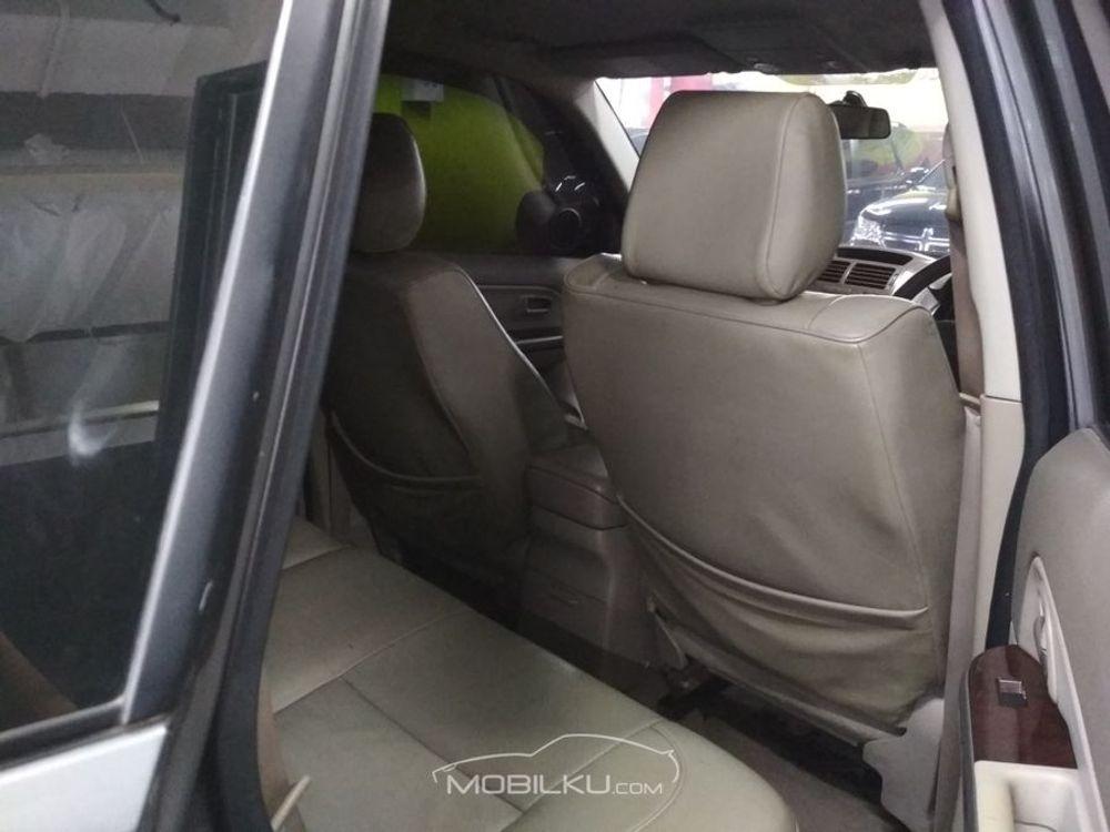 Mobil Suzuki Grand Vitara 2008