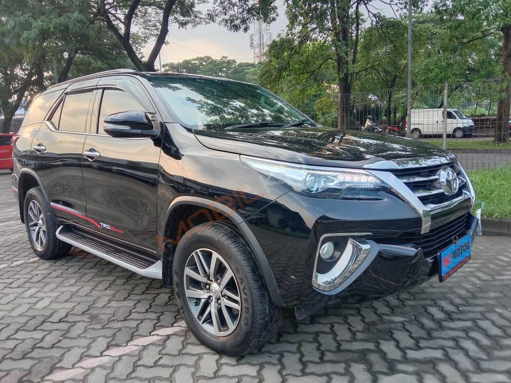 Mobil Toyota Fortuner 2016
