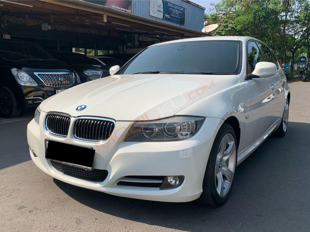 Mobil BMW 3 Series 2011