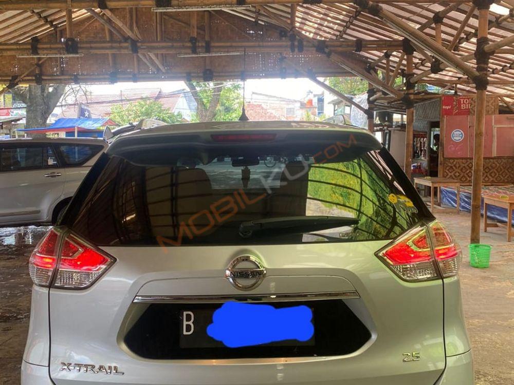 Mobil Nissan X-Trail 2015