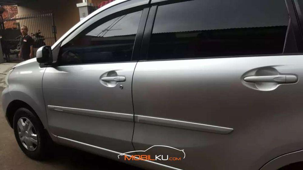 Mobil Daihatsu Xenia 2016