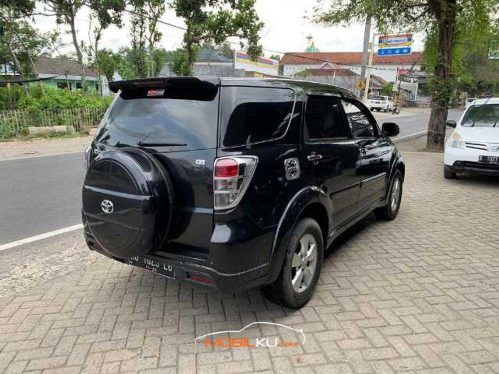 Mobil Toyota Rush 2012