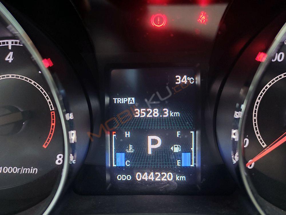 Mobil Mitsubishi Outlander Sport 2016