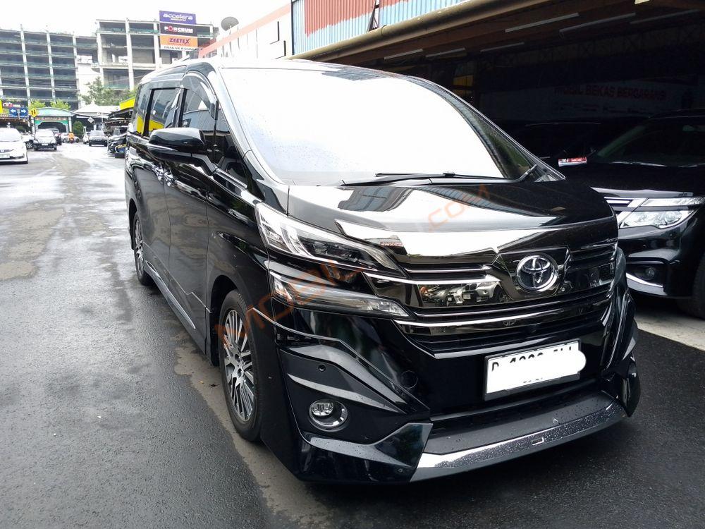 Mobil Toyota Vellfire 2016