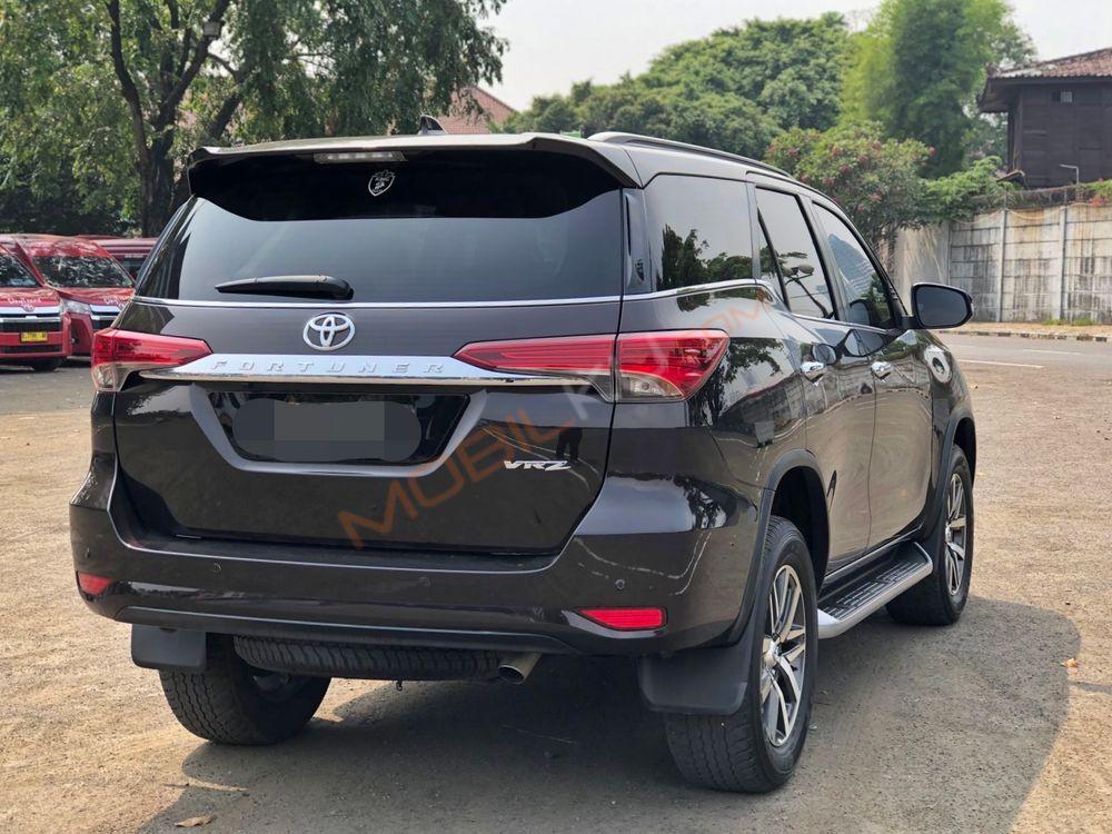 Mobil Toyota Fortuner 2016