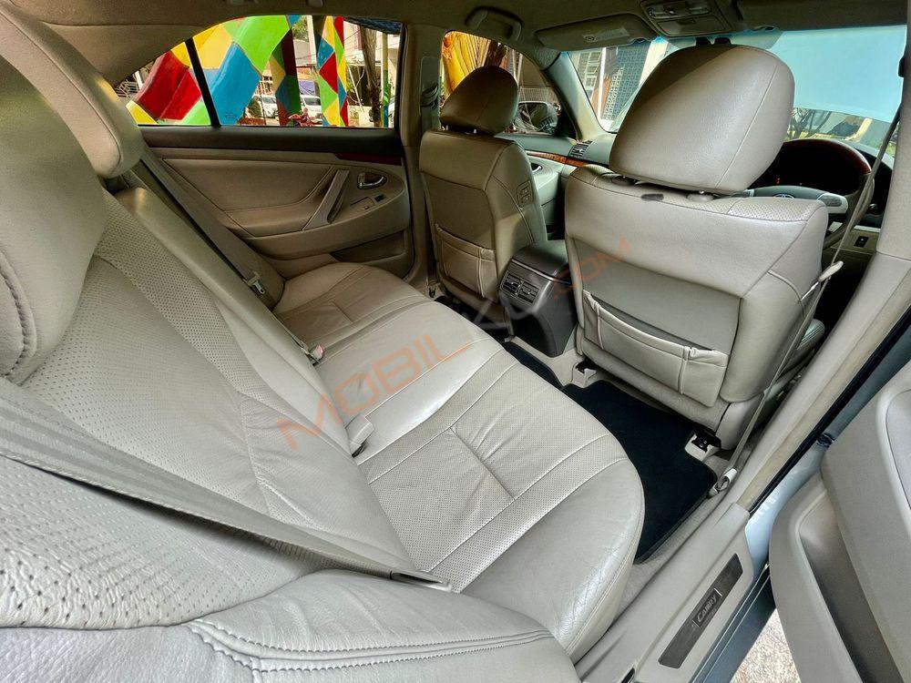 Mobil Toyota Camry 2007