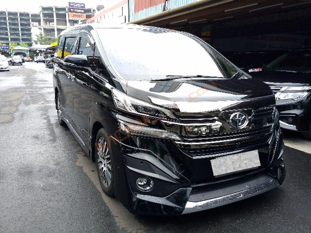 Mobil Toyota Alphard 2009