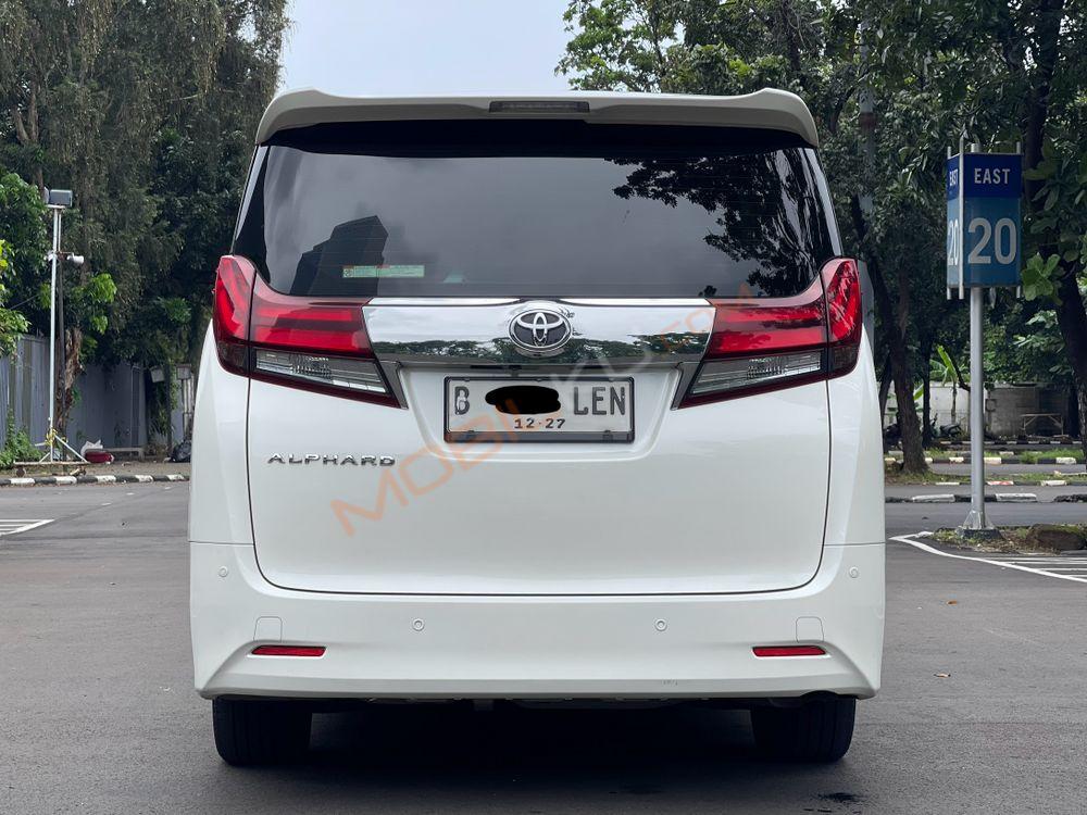 Mobil Toyota Alphard 2017