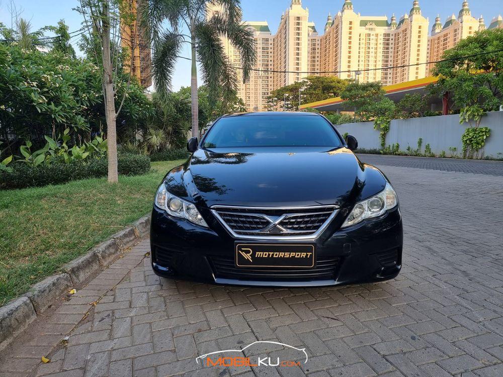 Mobil Toyota Mark X 2012