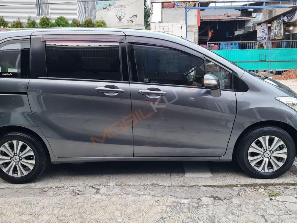 Mobil Honda Freed 2014