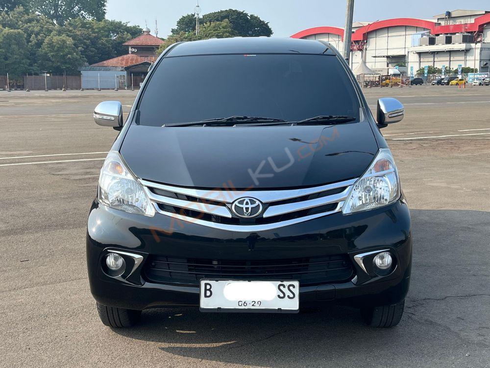 Mobil Toyota Avanza 2014