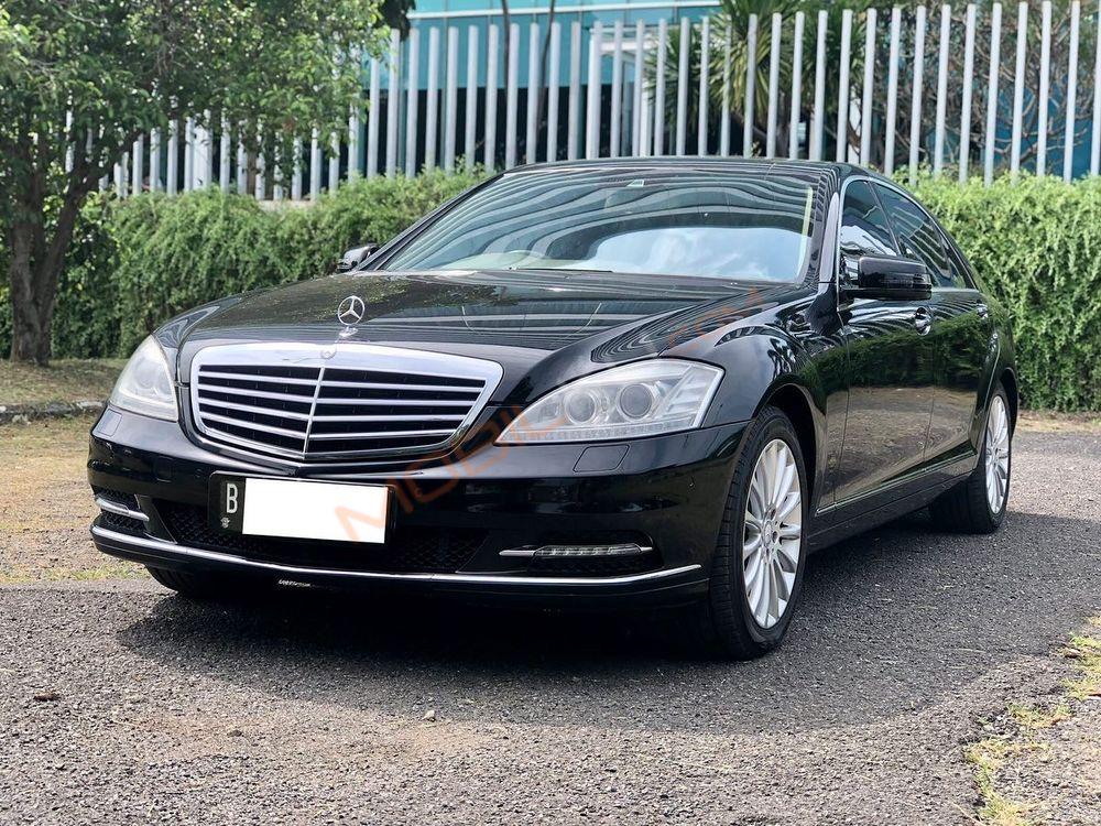 Mobil Mercedes-Benz S-Class 2011