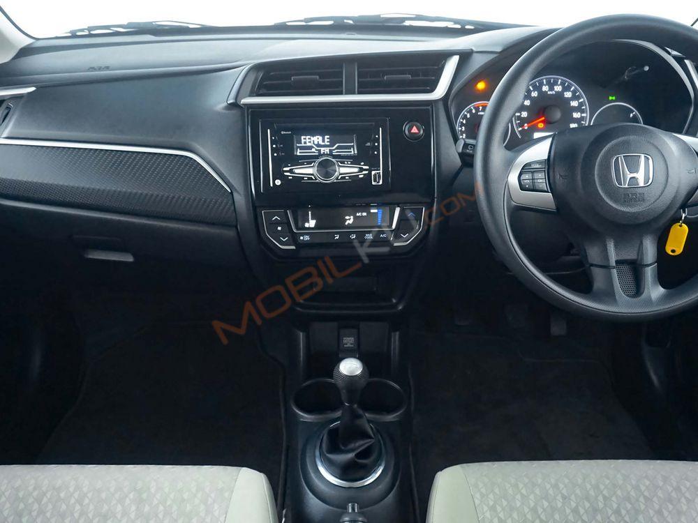 Mobil Honda Brio 2022