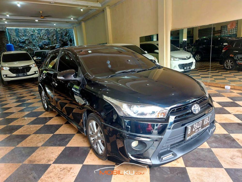 Mobil Toyota Yaris 2016