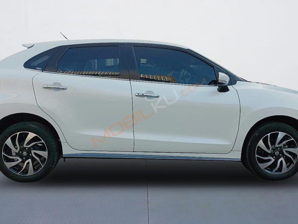 Mobil Suzuki Baleno 2021