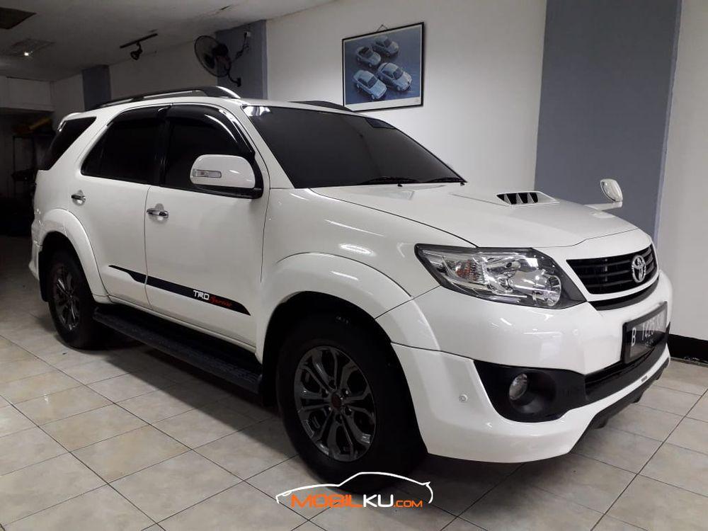 Mobil Toyota Fortuner 2014