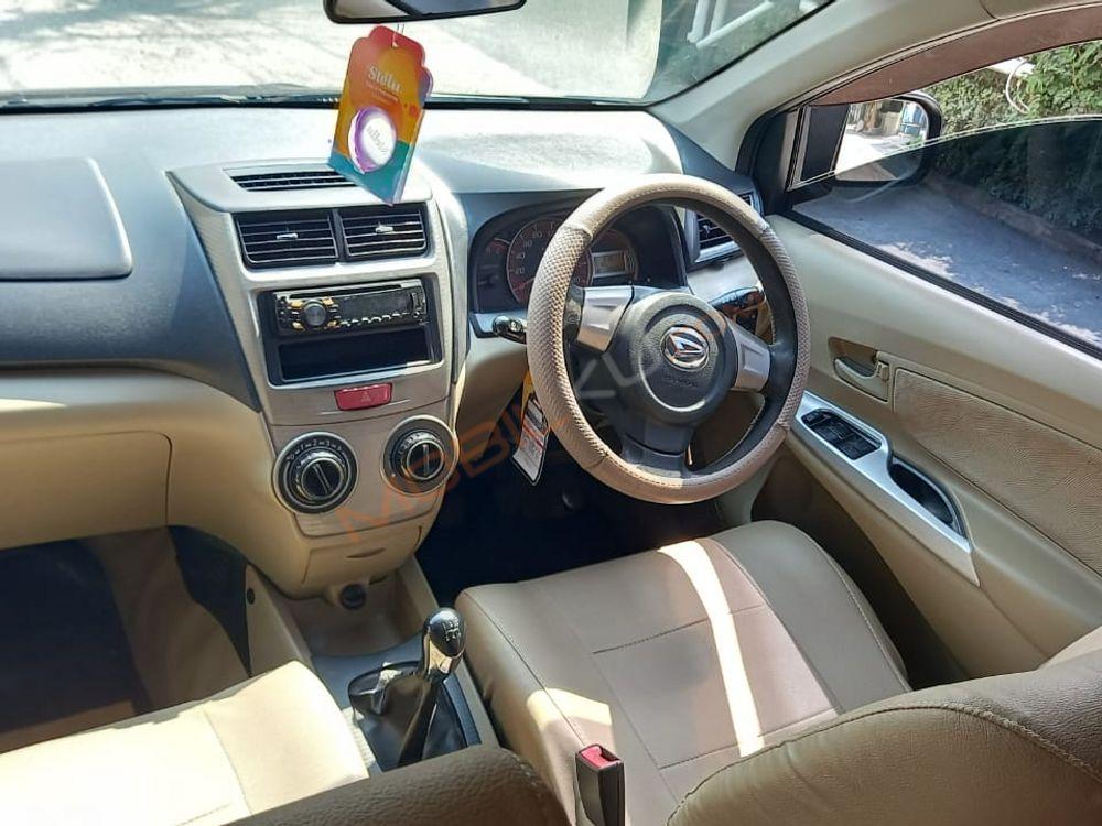 Mobil Daihatsu Xenia 2015
