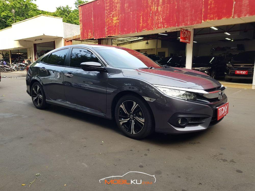 Mobil Honda Civic Sedan 2017