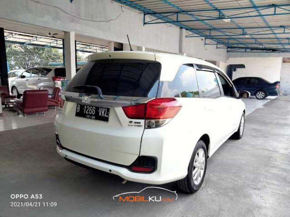 Mobil Honda Mobilio 2016