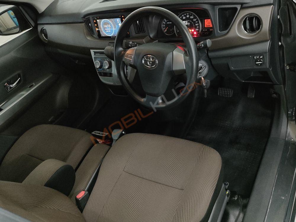 Mobil Toyota Calya 2021
