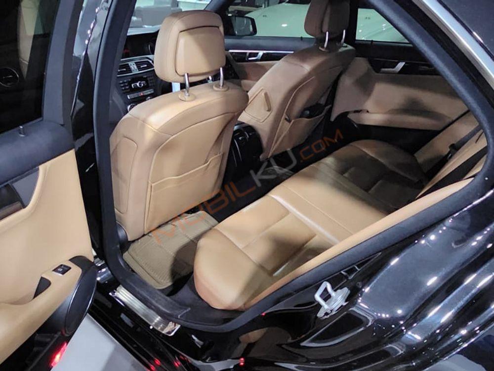 Mobil Mercedes-Benz C-Class 2013