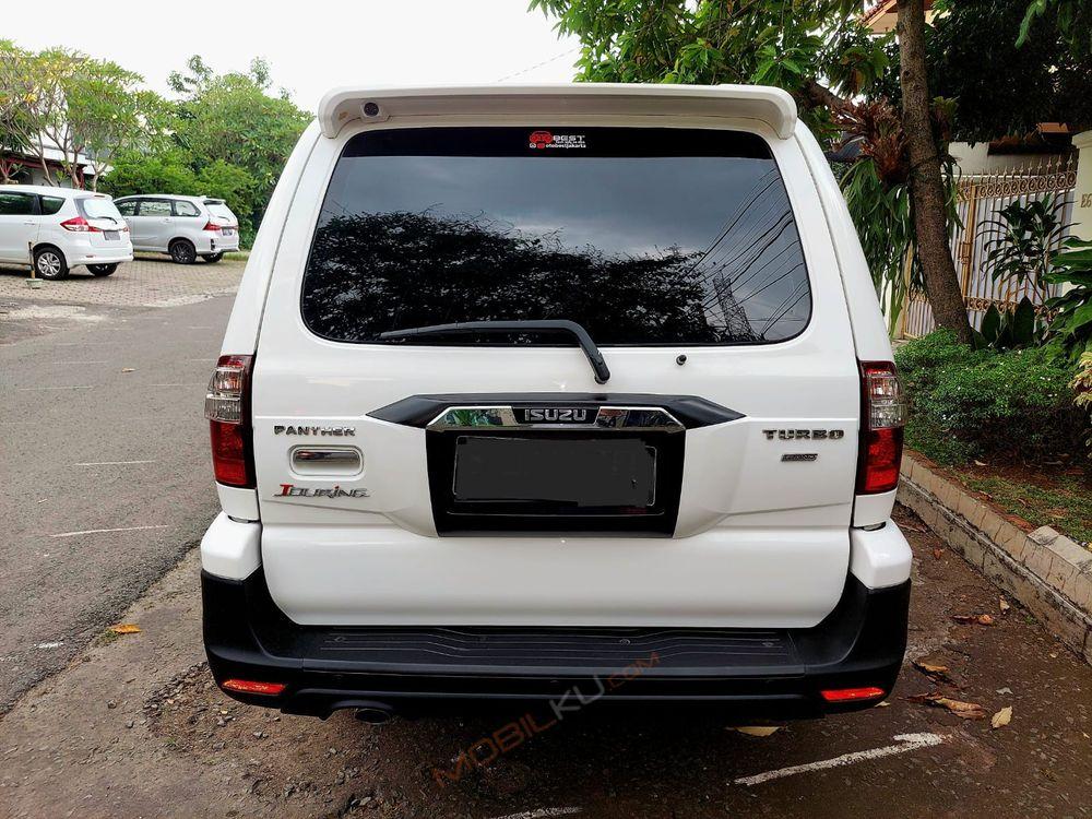 Mobil Isuzu Panther 2016