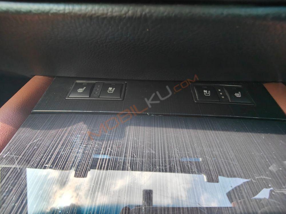 Mobil Lexus GS 2012