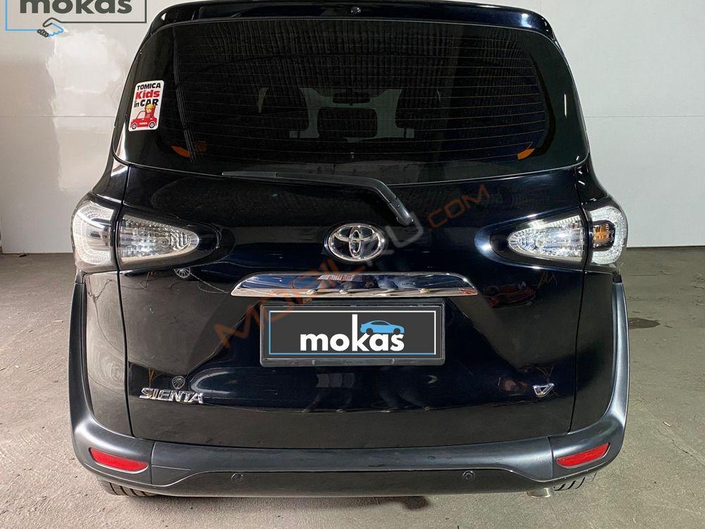 Mobil Toyota Sienta 2017