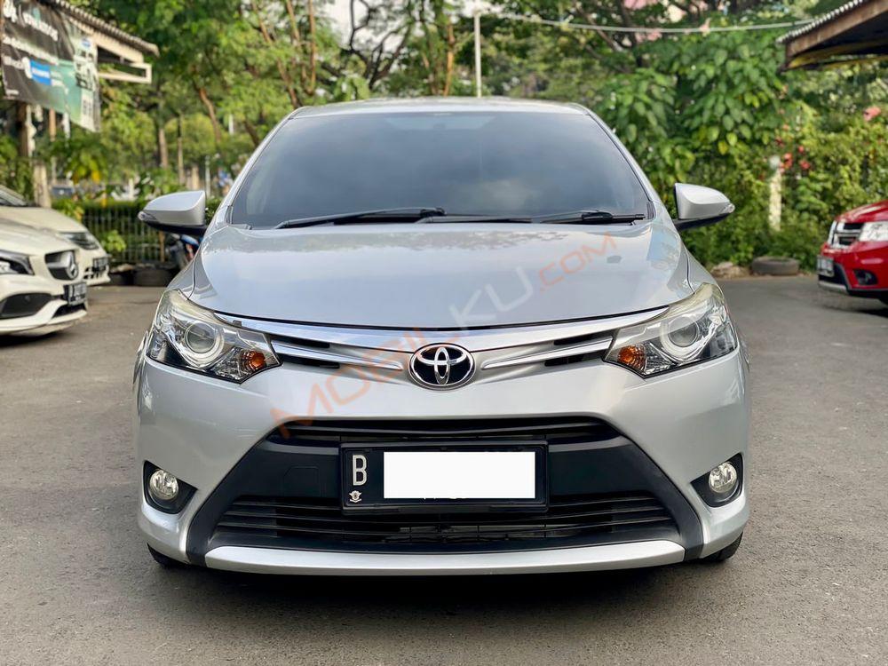 Mobil Toyota Vios 2015