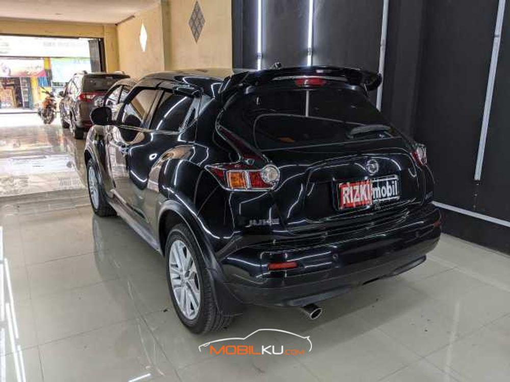 Mobil Nissan Juke 2012