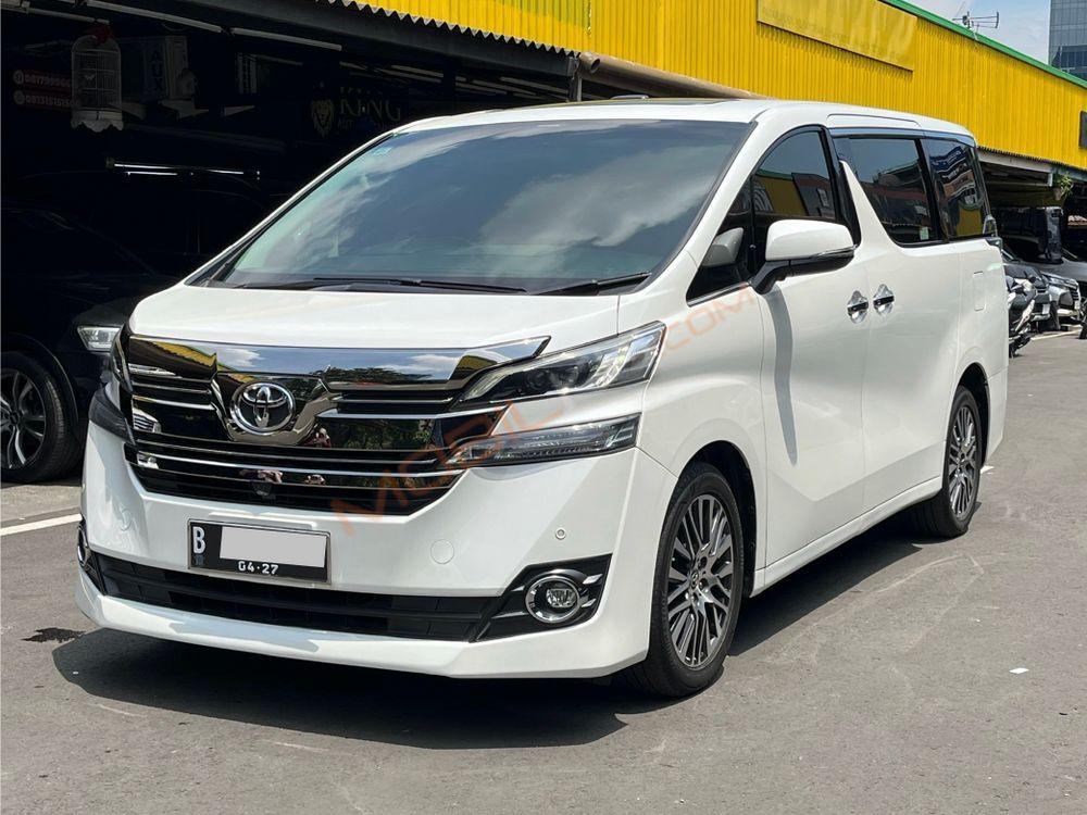 Mobil Toyota Vellfire 2017