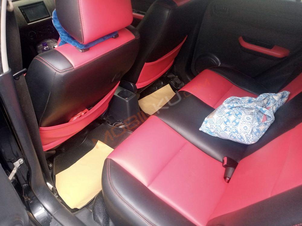 Mobil Suzuki Swift 2010