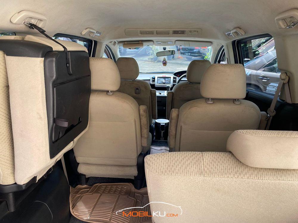 Mobil Honda Freed 2013