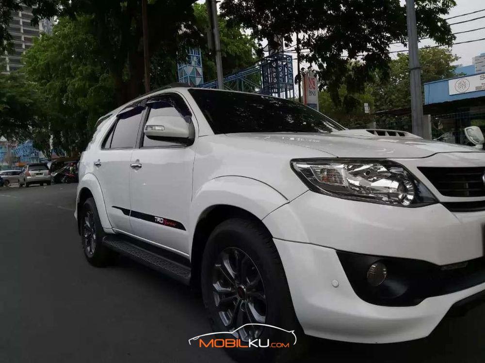 Mobil Toyota Fortuner 2014