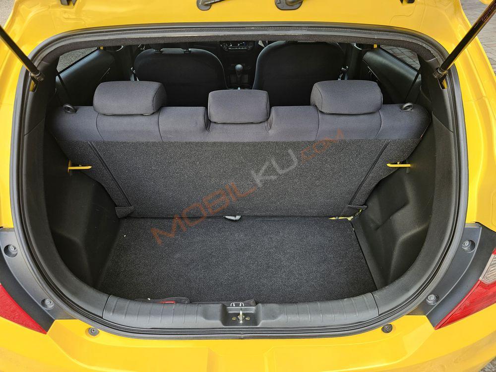 Mobil Honda Brio 2022