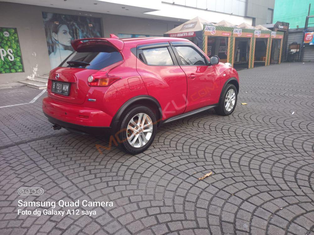 Mobil Nissan Juke 2012
