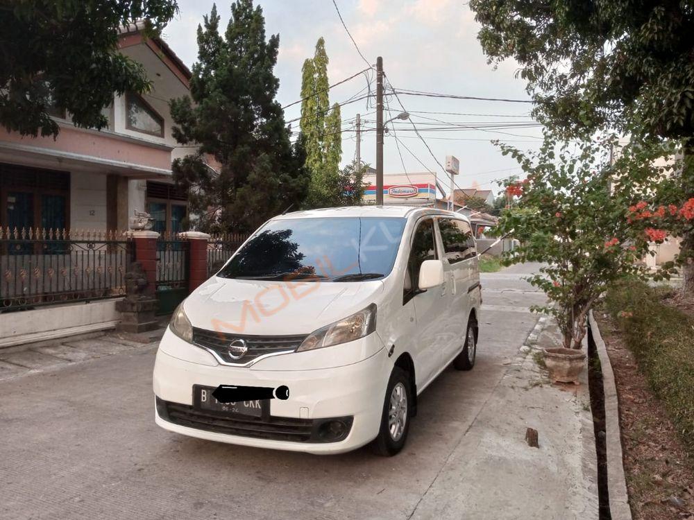 Mobil Nissan Evalia 2013
