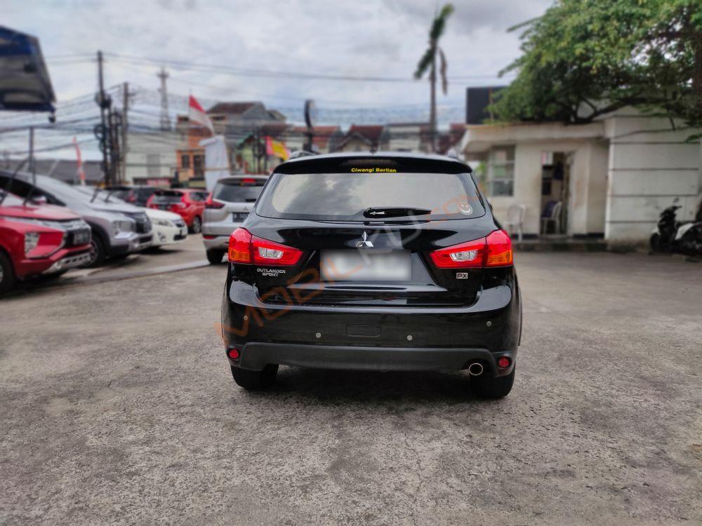 Mobil Mitsubishi Outlander Sport 2014