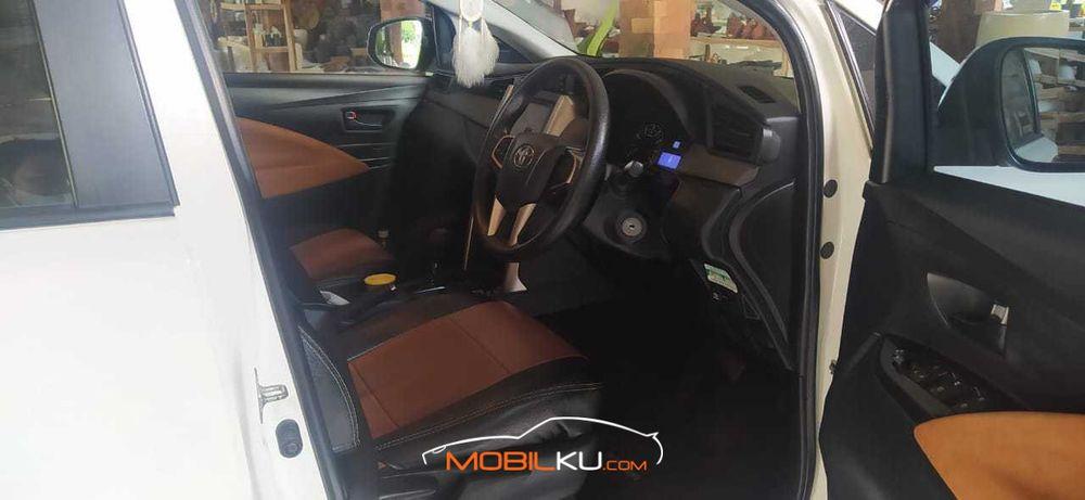 Mobil Toyota Kijang Innova 2016