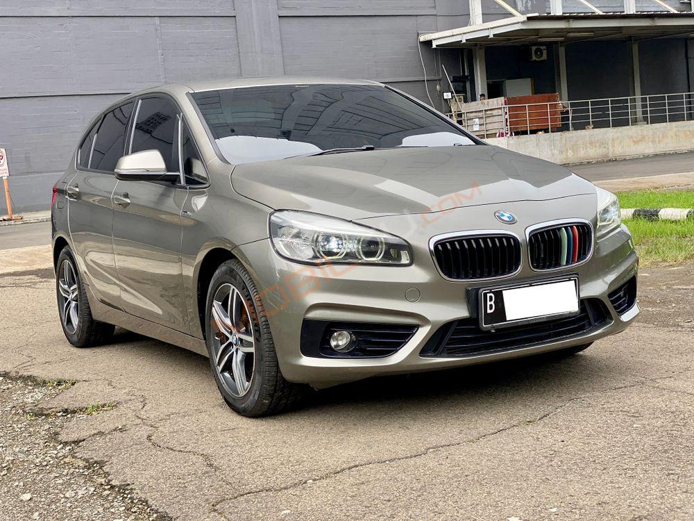 Mobil BMW 2 Series 2015