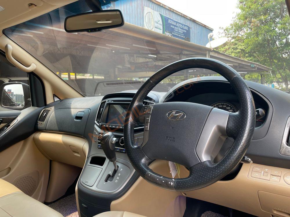 Mobil Hyundai H-1 2018